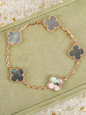 Authentic Van Cleef & Arpels VCA 18K Rose Gold Grey Mother Of Pearl 5 Motif Alha